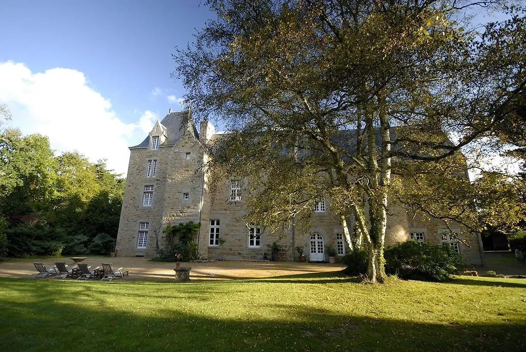 Chateau De Kergouanton Bed & Breakfast Trelevern