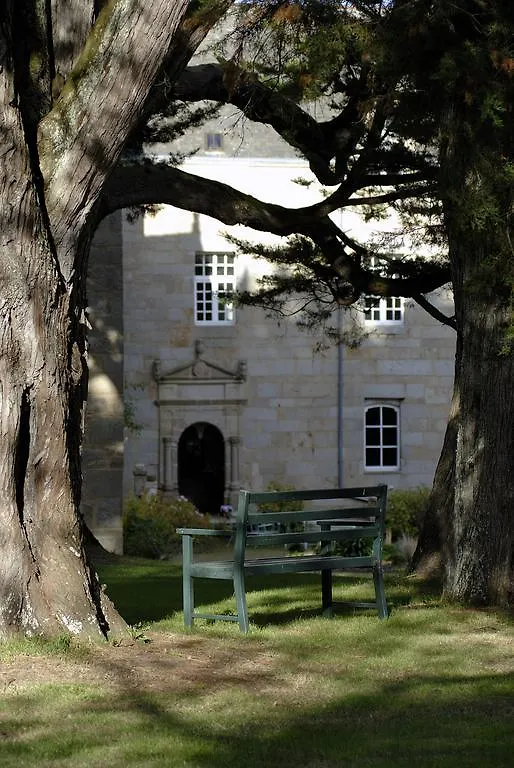 Chateau De Kergouanton Bed & Breakfast Trelevern