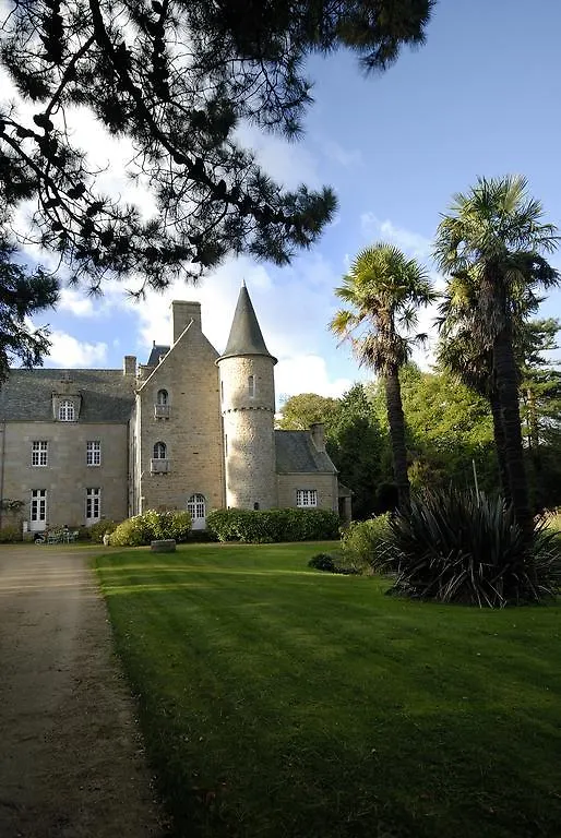 Bed and Breakfast Château de Kergouanton à Trélévern