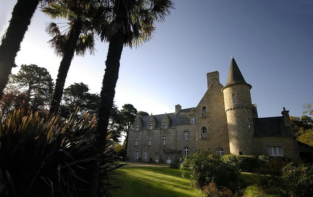 Bed and Breakfast Château de Kergouanton à Trélévern